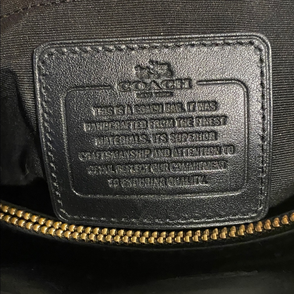Coach Leather  Black Handbag in nice condition, no damage - Picture 7 of 10